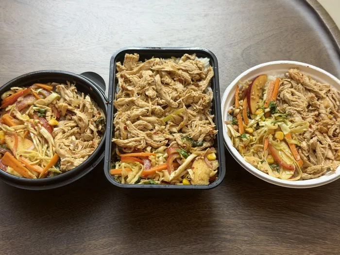 3 servings of shredded ginger chicken rice bowl