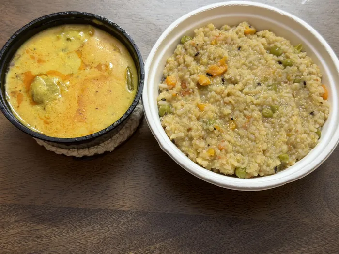 Quinoa Khichdi with Kadhi Pakoda 